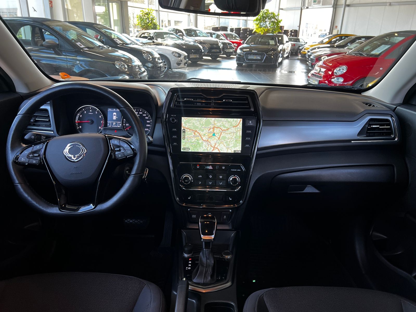 Fahrzeugabbildung Ssangyong Tivoli Grand Fizz 4x2 AHK RFK LED NAV