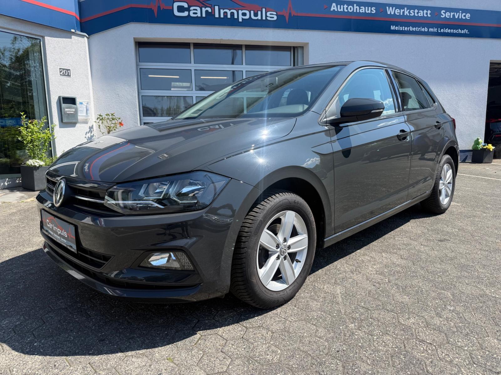Volkswagen Polo VI / SHZ / PDC