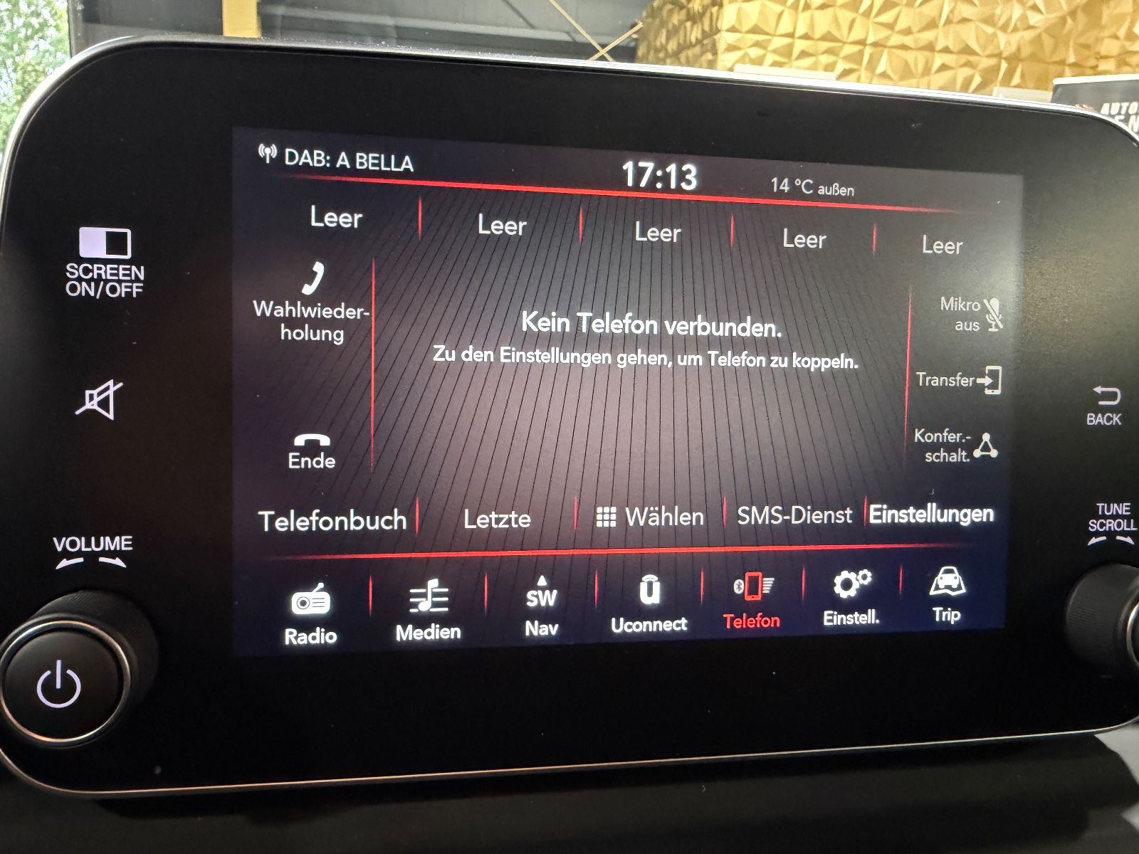 Fahrzeugabbildung Fiat Tipo/AUTOMATIK/LED/NAVI/KAMERA/SHZ