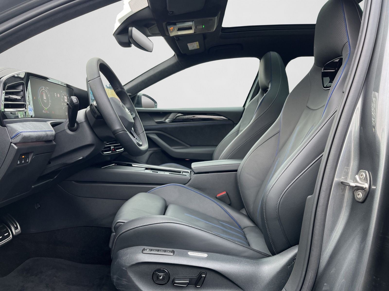 Volkswagen Passat - Bild 12