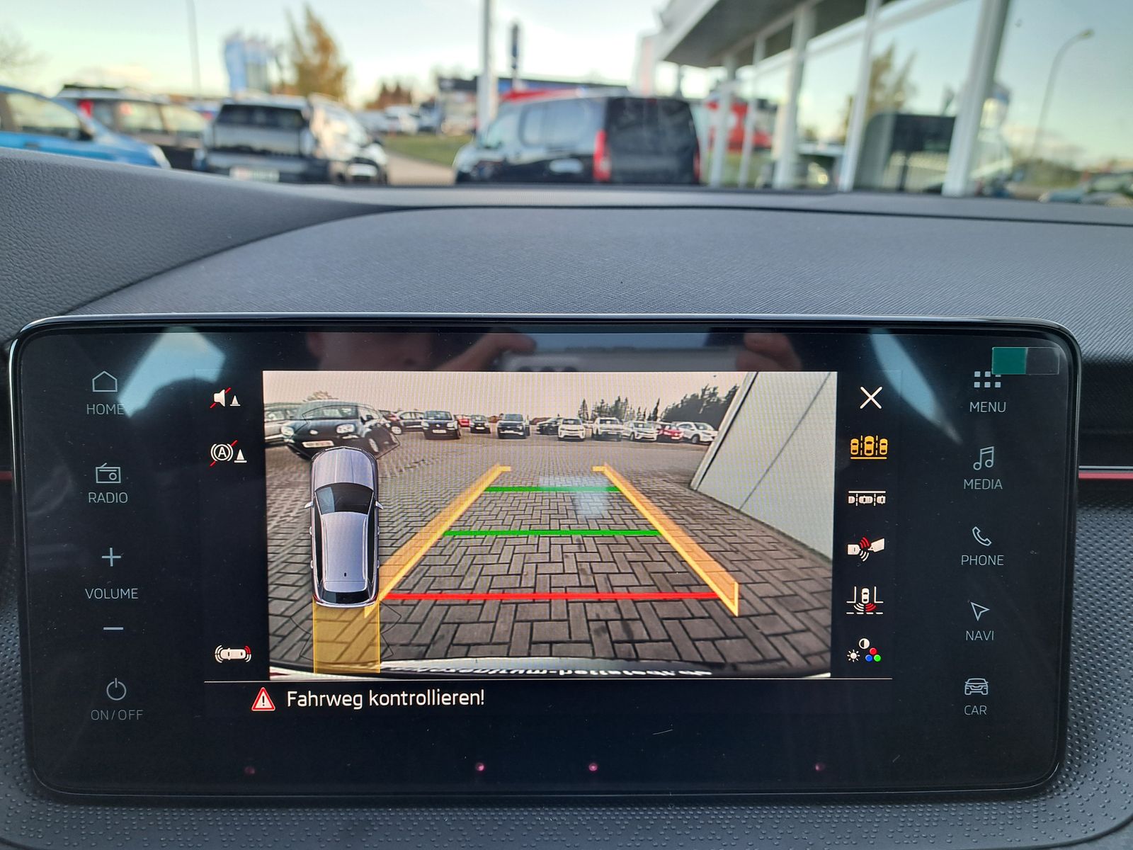 Fahrzeugabbildung SKODA Kamiq Monte Carlo 1.5 TSI DSG MATRIX-LED NAVI