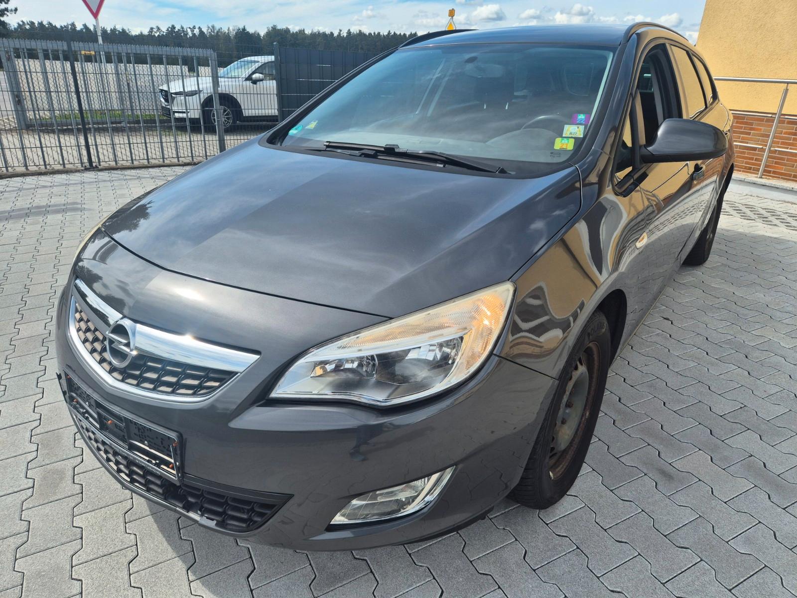 Opel Astra J Sports Tourer Design Edition