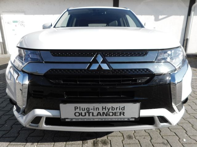 Mitsubishi Outlander PHEV Basis 4WD 1Hd. S-Heftgeplegt