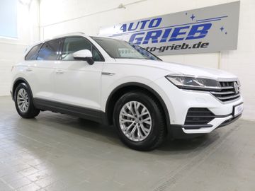 Volkswagen Touareg - 1