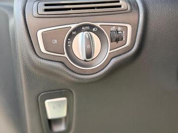 Mercedes V 220 - 11