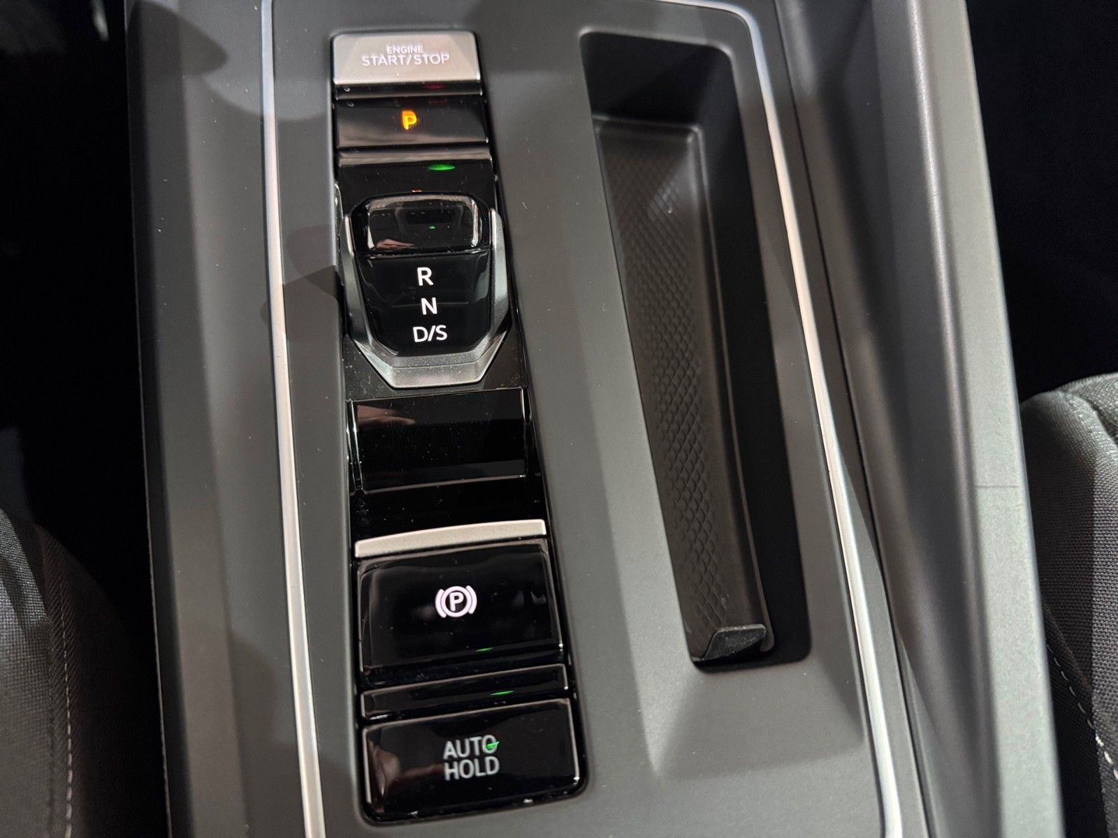 Fahrzeugabbildung Volkswagen Golf VIII Variant Life eTSI