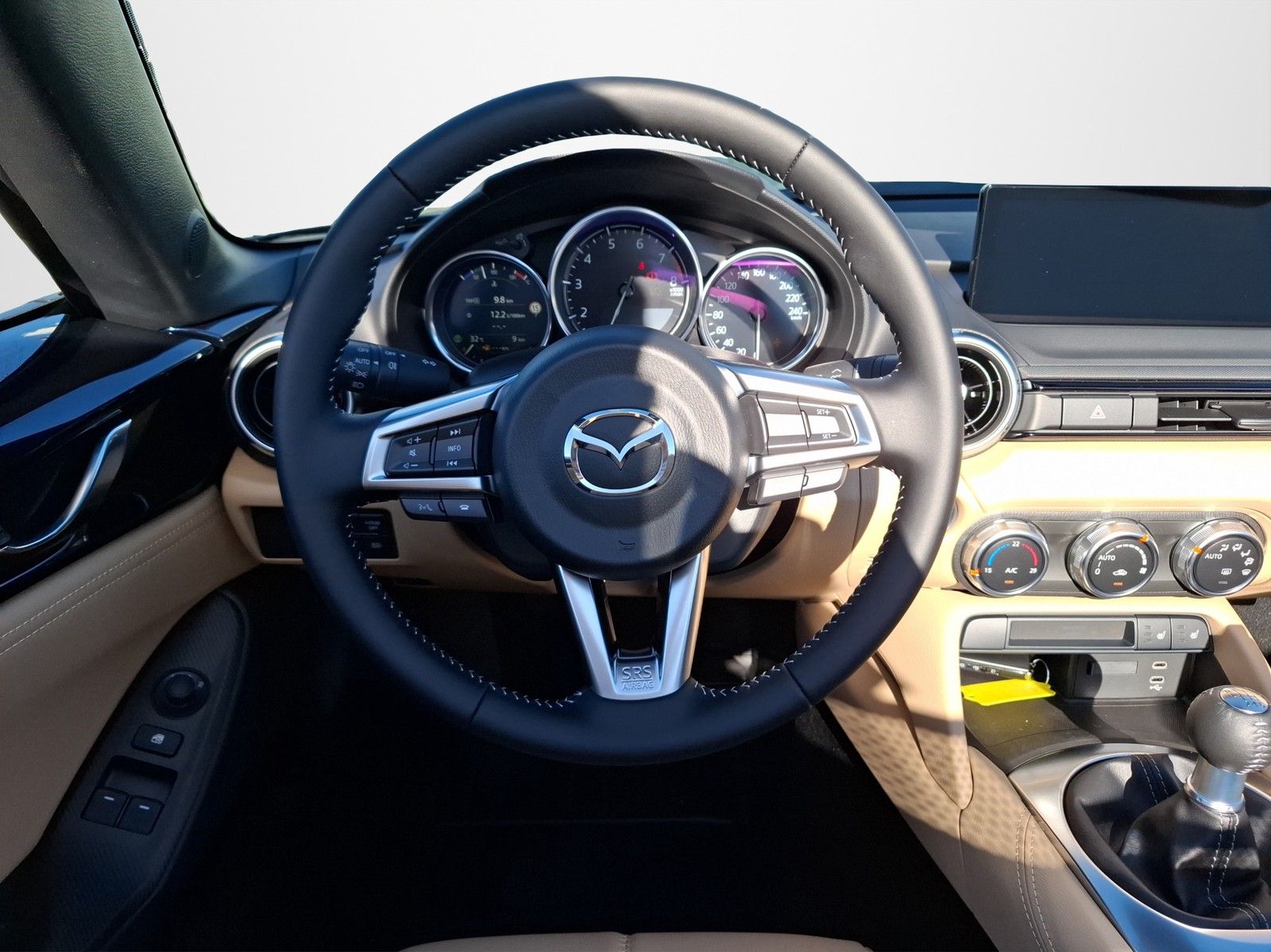 MAZDA MX-5 1.5L SKYACTIV-G 132PS Kazari - Image 11