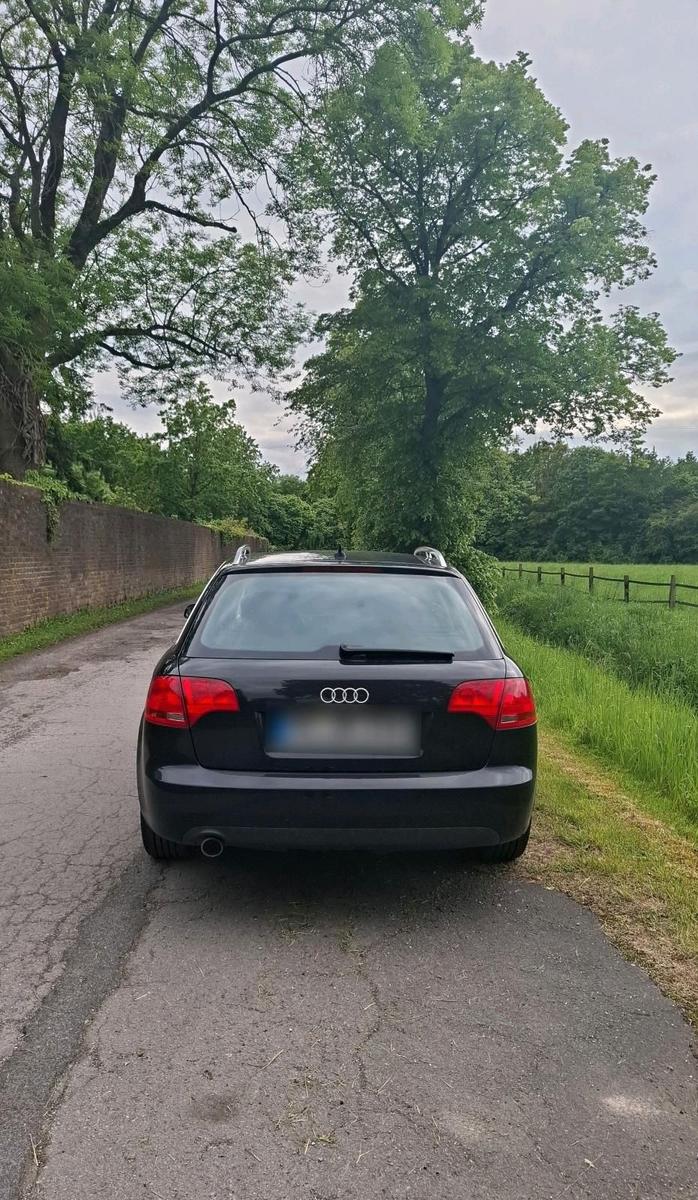 Audi A4 2006 — rear view