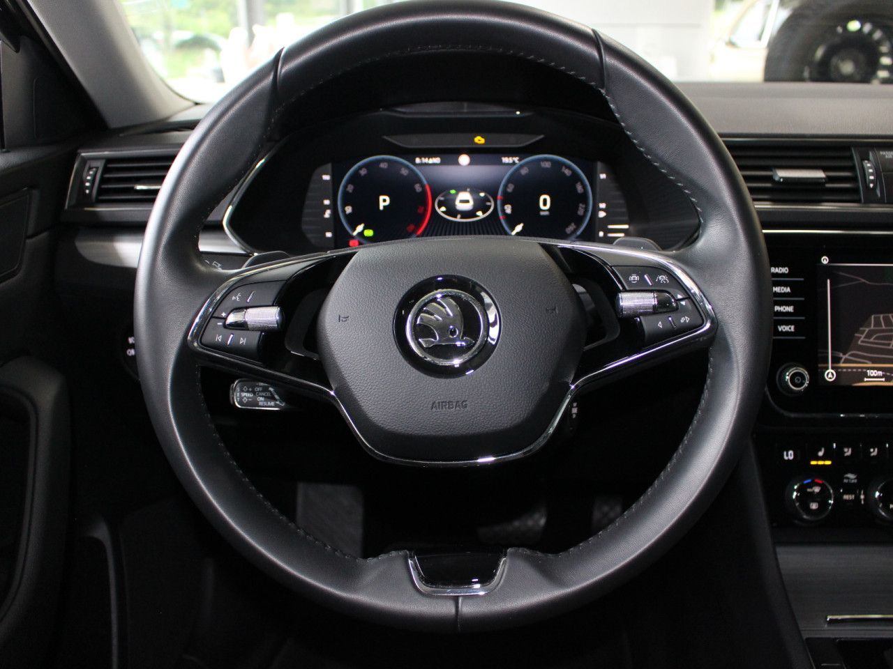 Fahrzeugabbildung SKODA Superb Combi 1.5 TSI ACT Ambition ACC/Navi/PDC
