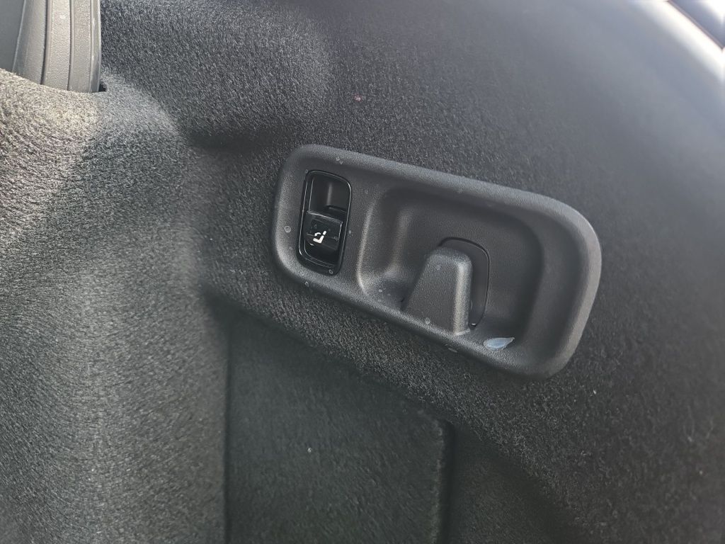 Fahrzeugabbildung Mercedes-Benz C 200 Avantg. Totwi. LED 360° Navi SHZ Ambie.