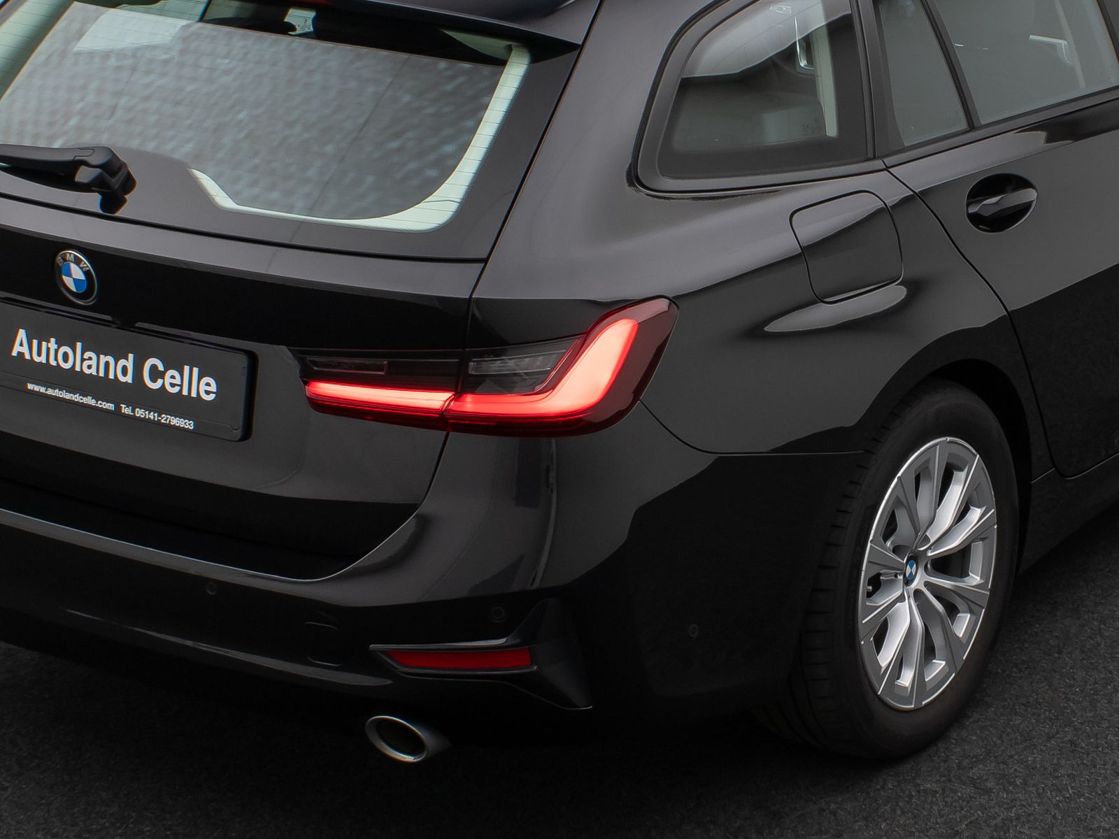 Fahrzeugabbildung BMW 318i GeschwindigReg DAB Alarm Kamera Sportsitz