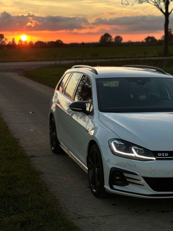 Image of Volkswagen Golf