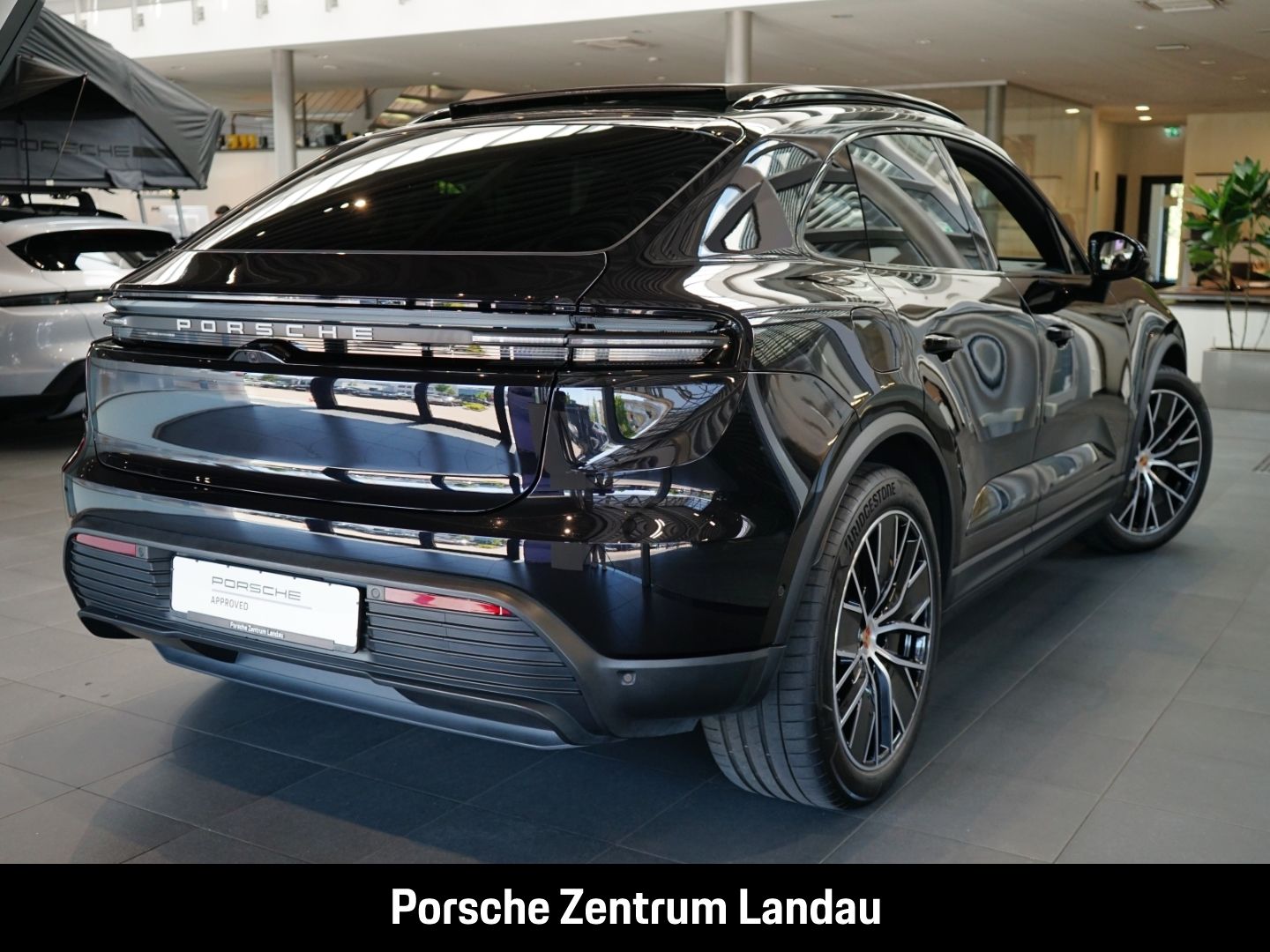 Porsche Macan Rückfahrkamera Panorama BOSE nur 15.990 km foto 2