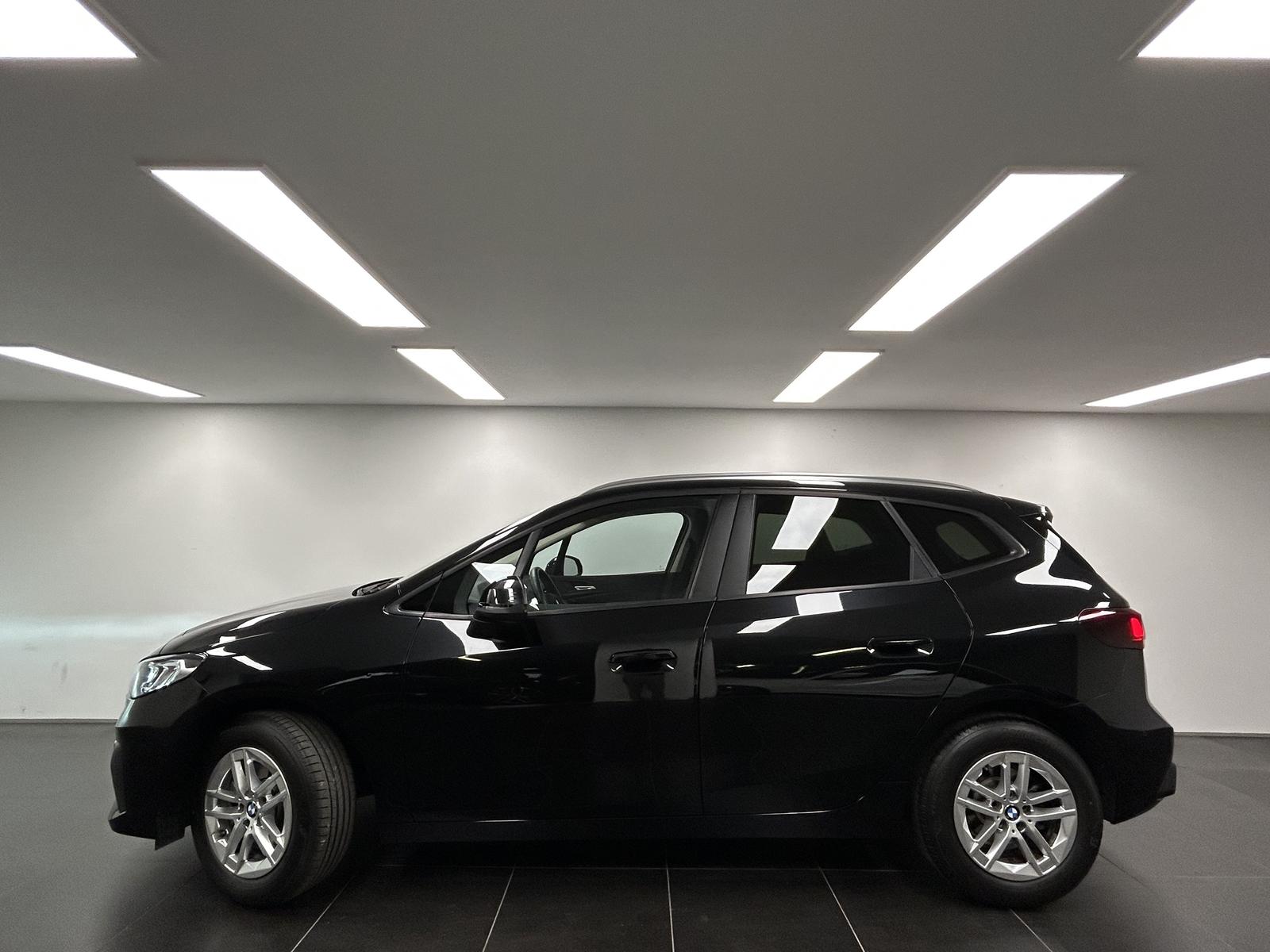 BMW 218i Active Tourer DAB Pano.Dach Parkassistent