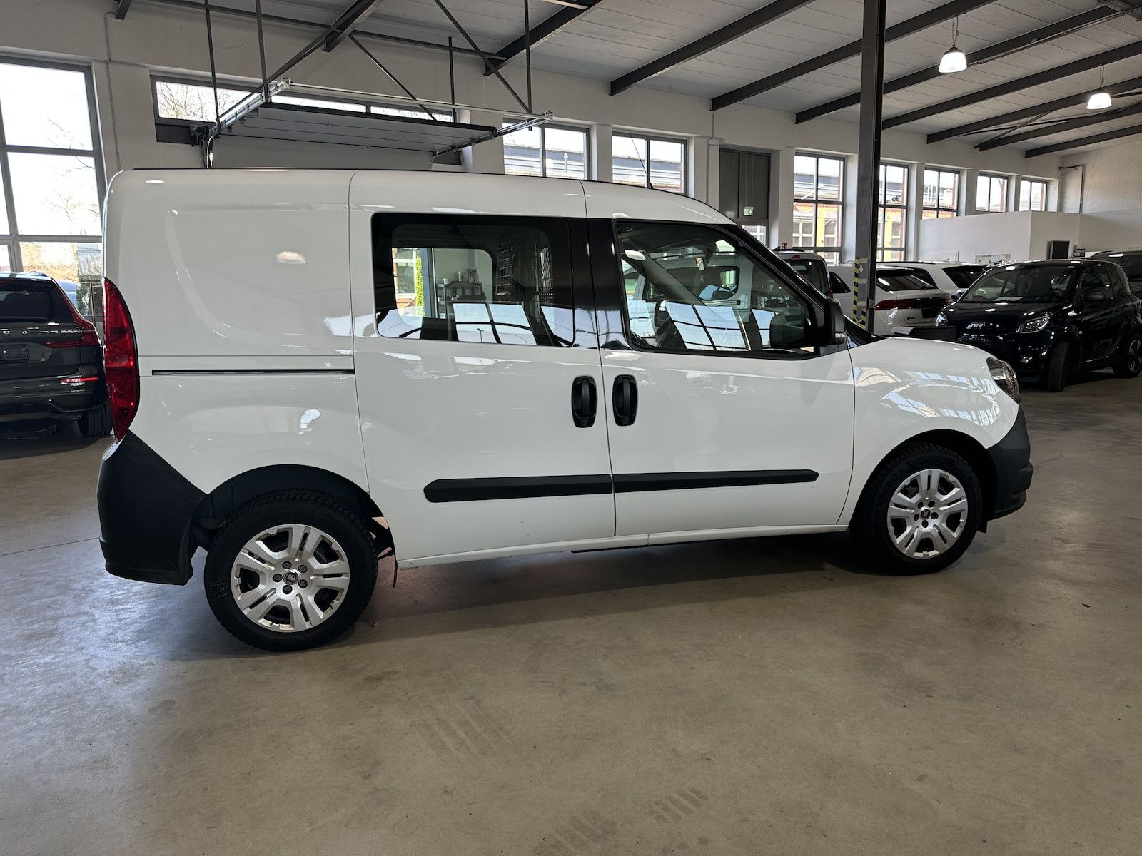 Fahrzeugabbildung Fiat Doblo Cargo 1.6 Multijet SX/Klima/PDC/Nav/Shz/BT