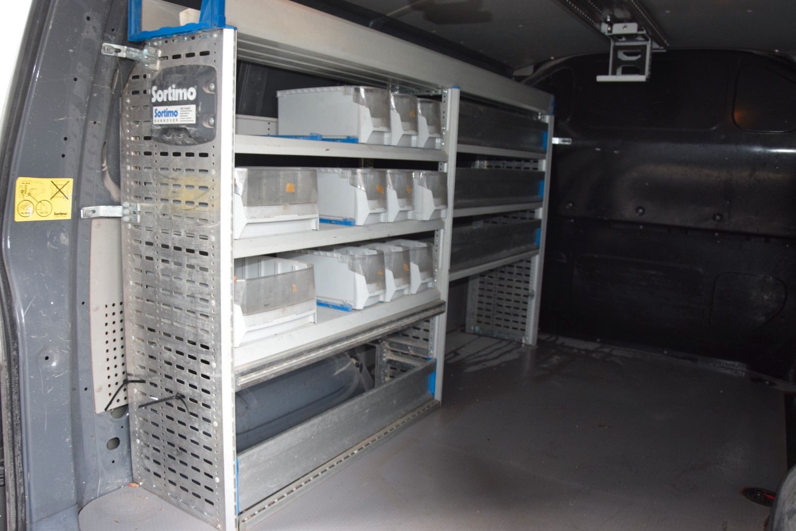 Fahrzeugabbildung Volkswagen T6 Transporter Kasten/Kombi Kasten FWD 1. Hand