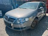 Volkswagen VW Passat 1,6 Benziner. Bj 06. Kein Tüv - Volkswagen Passat mit Benzin-Antrieb: Kombi, 1.6