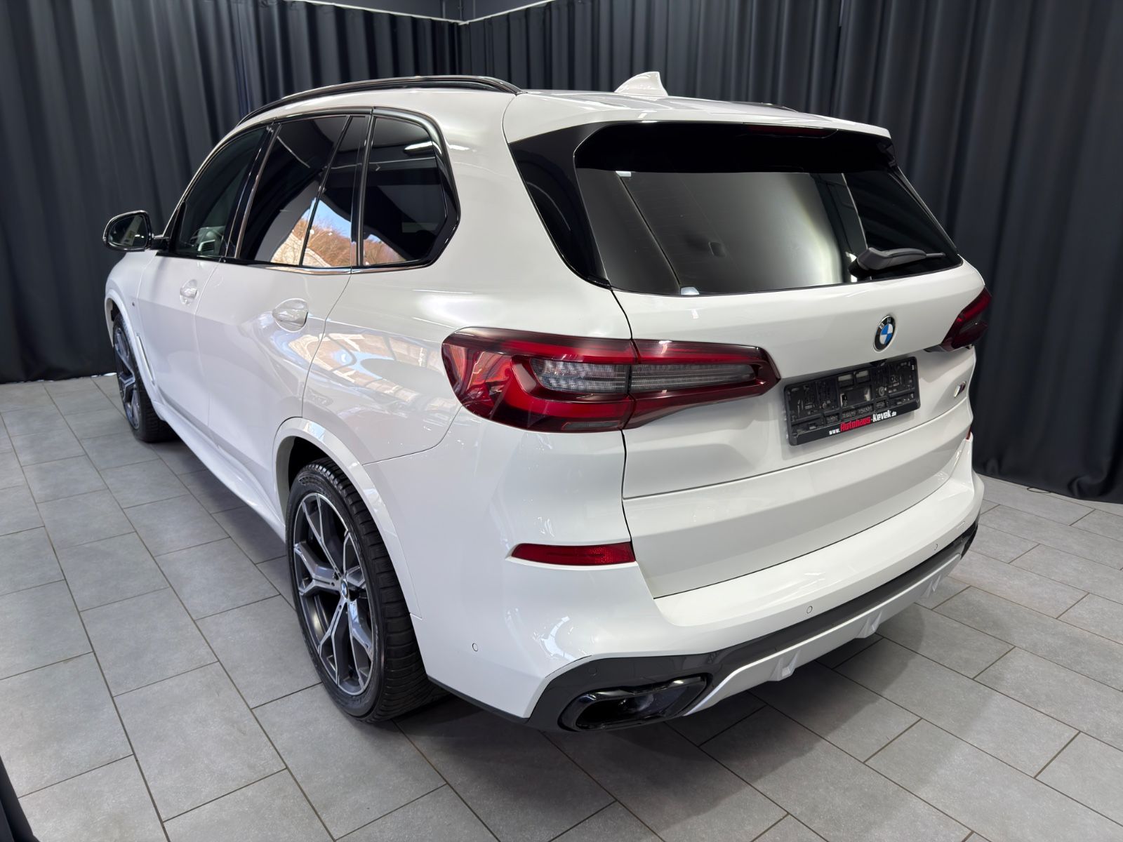 Fahrzeugabbildung BMW X5 xDrive 30d M SPORT|PANORAMA|NAVI|LED|21 ZOLL|