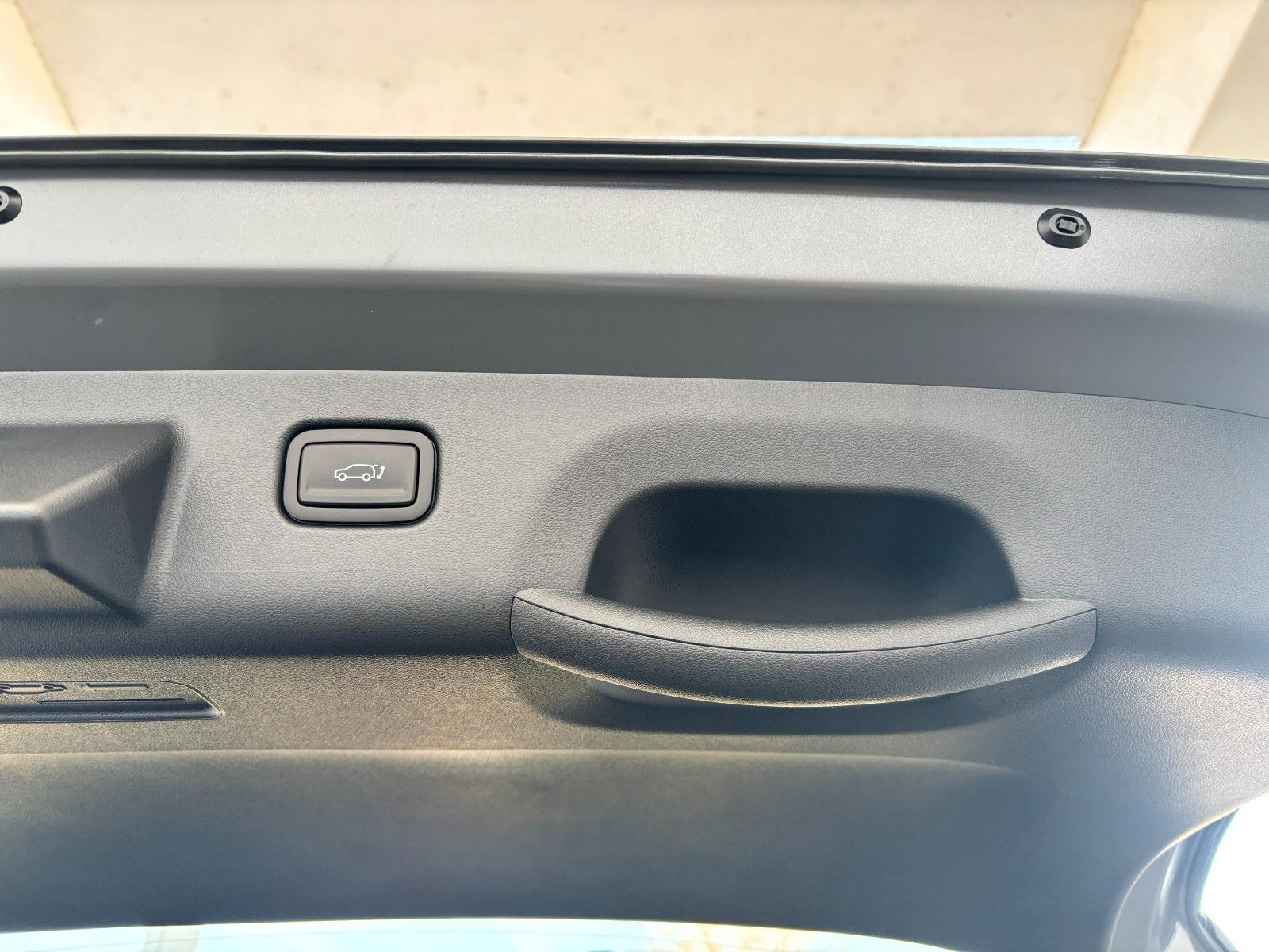 Fahrzeugabbildung Hyundai Kona 1.6 T-GDI Trend KlimaA,LED,Navi,SHZ,el.Heck
