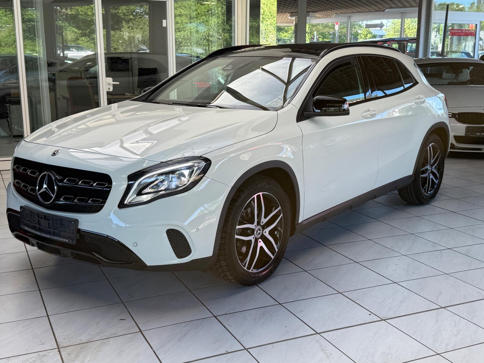 Mercedes-Benz GLA 180 GLA GLA 180 panorama