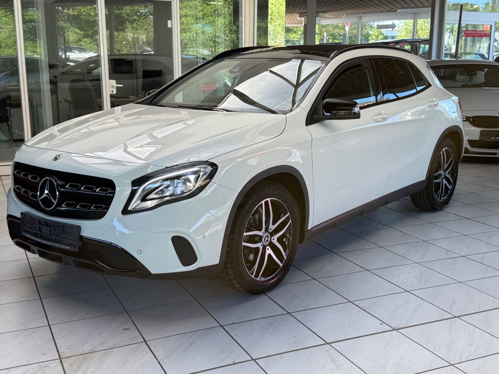 MERCEDES-BENZ GLA 180 GLA GLA 180 panorama