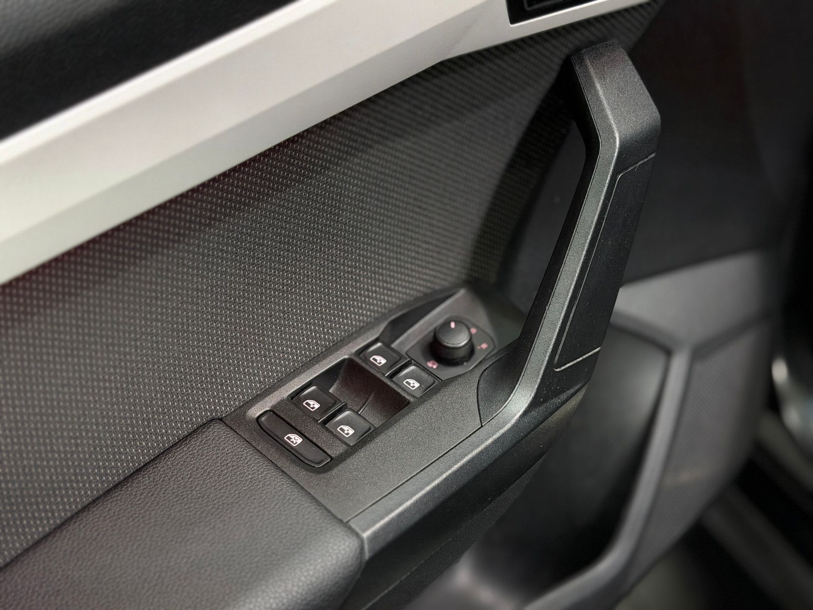 Fahrzeugabbildung SEAT Arona Xcellence|PDC|NAVI|ACC|LED
