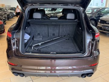 Porsche Cayenne - 6