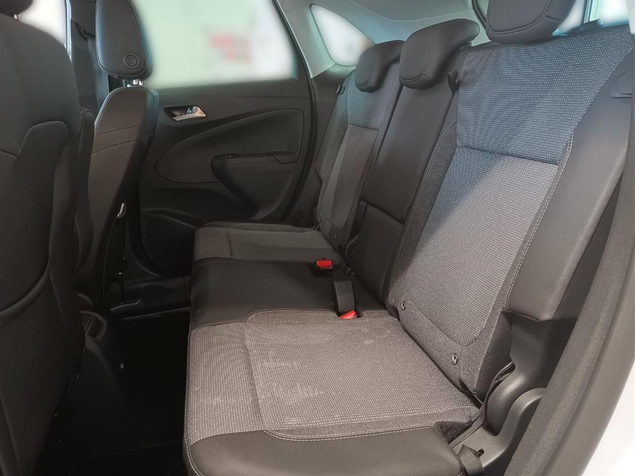 Fahrzeugabbildung Opel Crossland Elegance/Automatik/Navi/Allwetter!