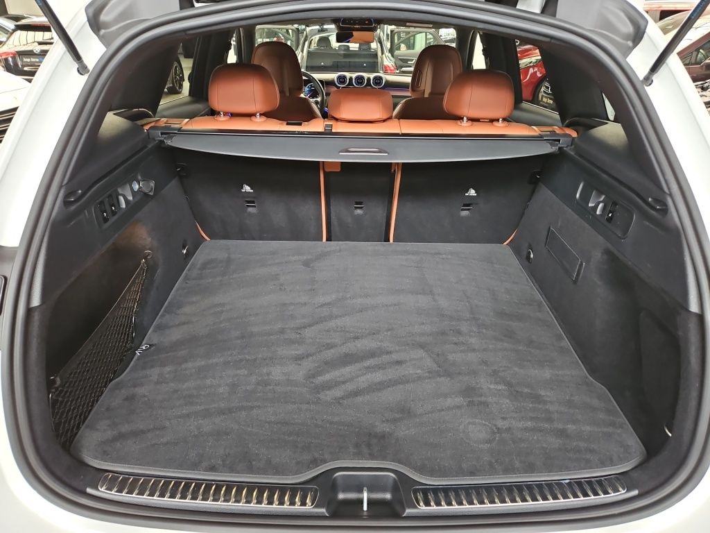 Fahrzeugabbildung Mercedes-Benz GLC 300 4M AMG AHK Distronic+ SDHZ Airmatic 360°