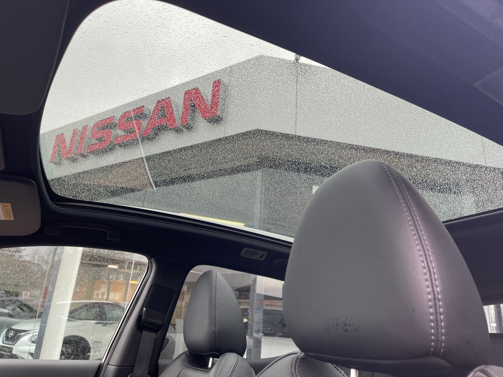 Fahrzeugabbildung Nissan Qashqai 1.3 DiG-T Tekna+ Automatik Leder Navi