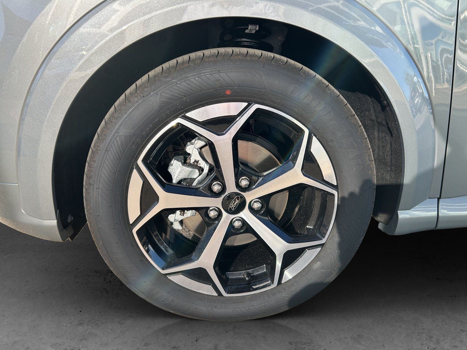 Fahrzeugabbildung Ford Puma ST Line Glas Dach LED Matrix PDC 360 Kamera