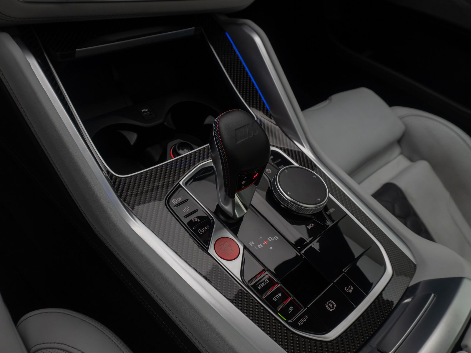 Fahrzeugabbildung BMW X6 M Competition Massage FondEnt Individual Voll