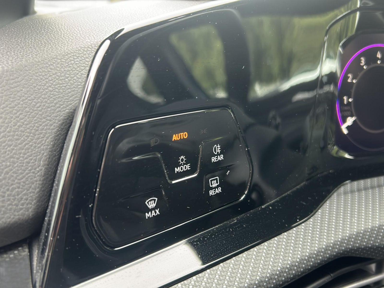 Volkswagen Golf VIII 1.5 TSI R-Line *ACC*NAV*R-CAM*SHZ*PDC*, миниатюра 12