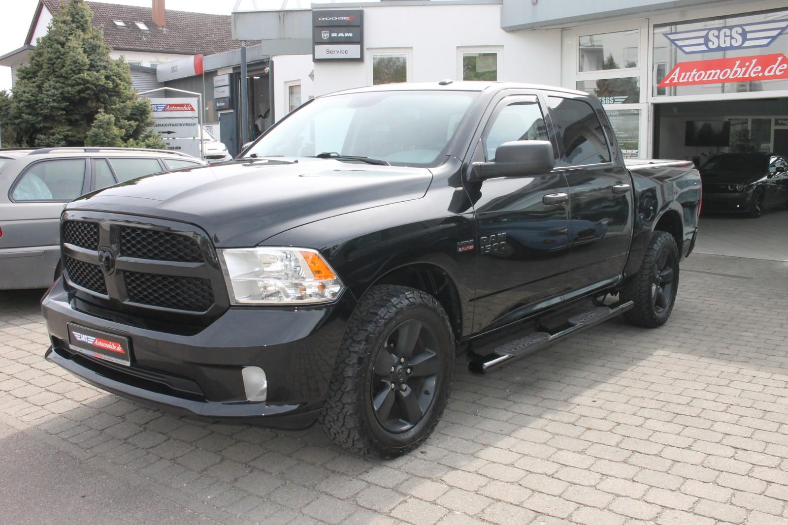 Dodge RAM 1500 5,7l V8 4WD Classic Black