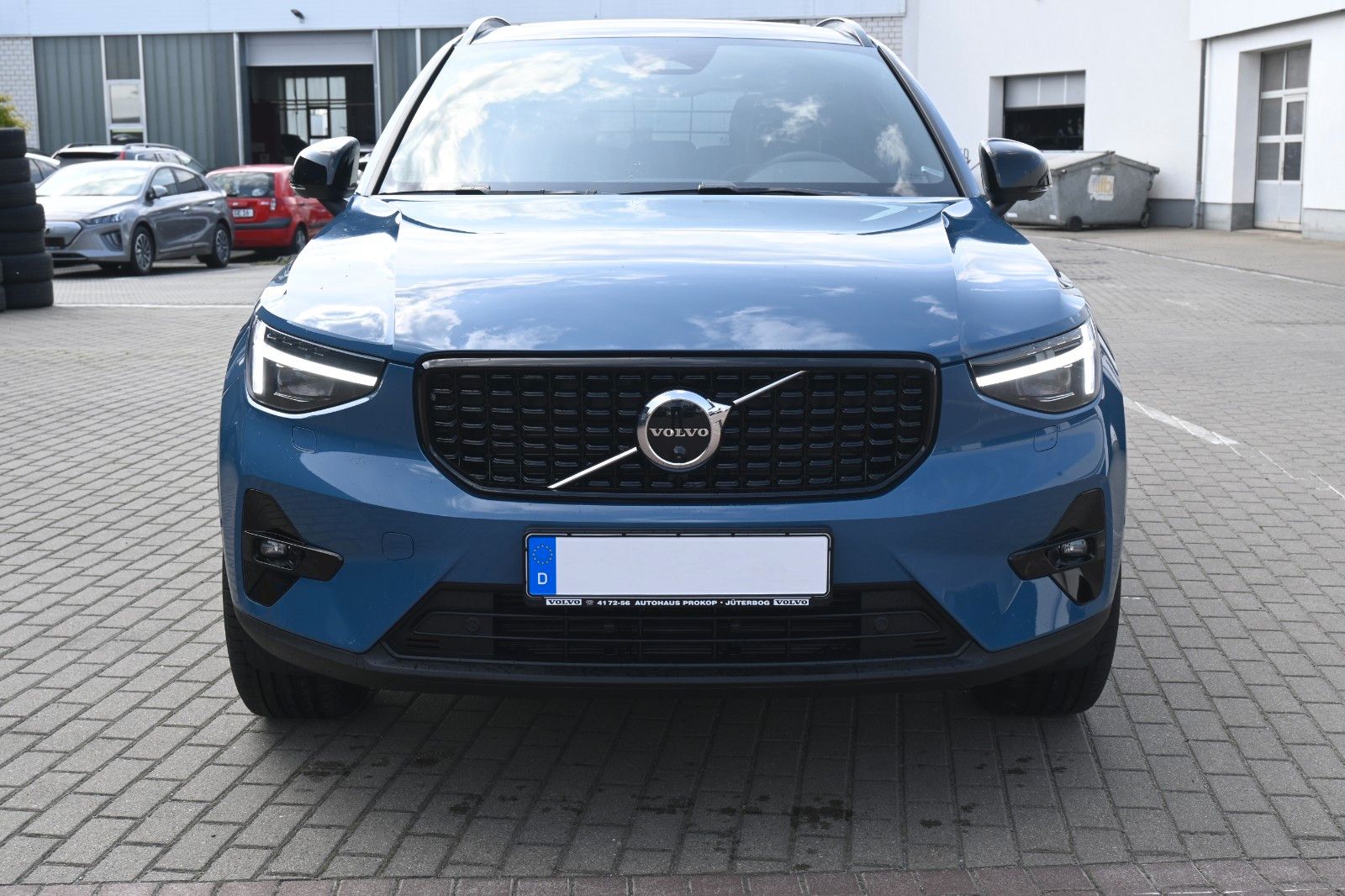 Fahrzeugabbildung Volvo XC40 B4 Black Ultra Dark*FSHZG*PANO*360°*ACC