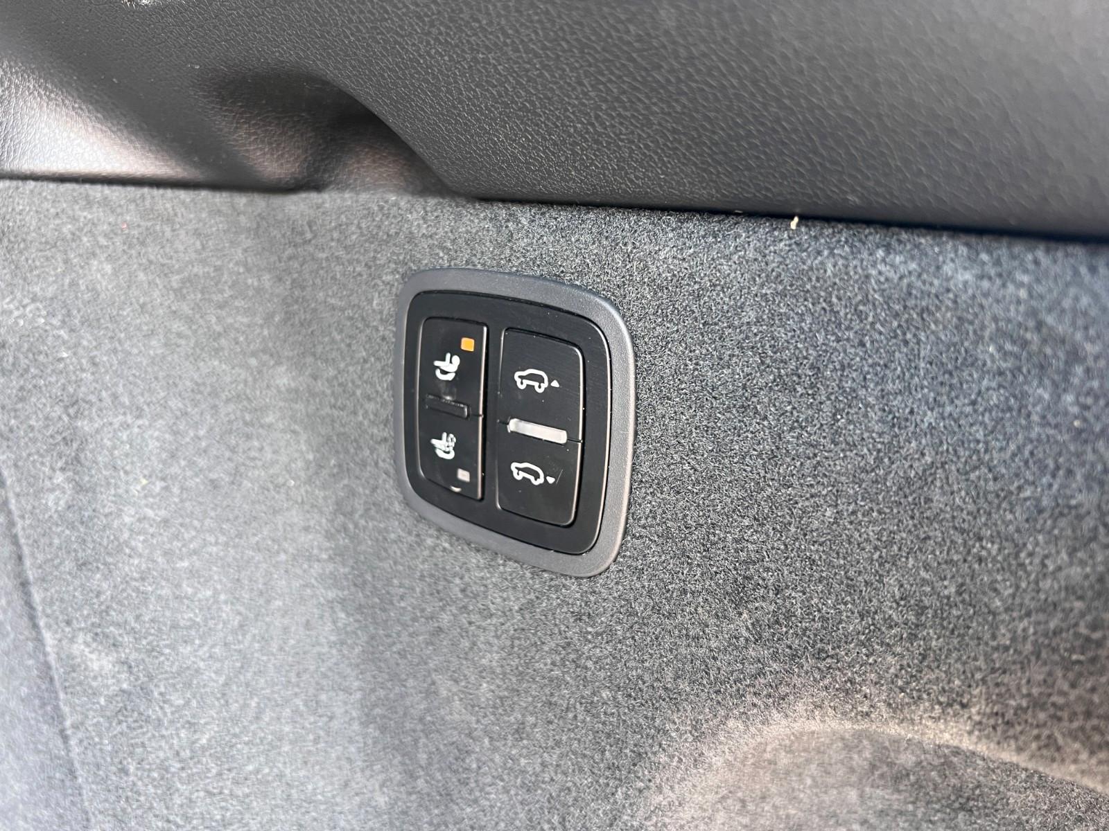 Porsche Macan S DE-FZG LUFT 75L AHK 21" RS APPROVED MWST
