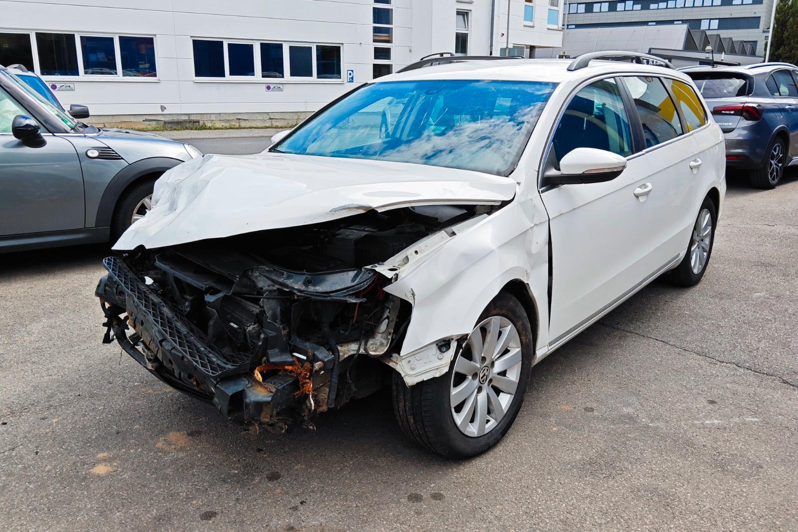 Volkswagen Passat Variant DSG Comfortline BlueMotion Unfall