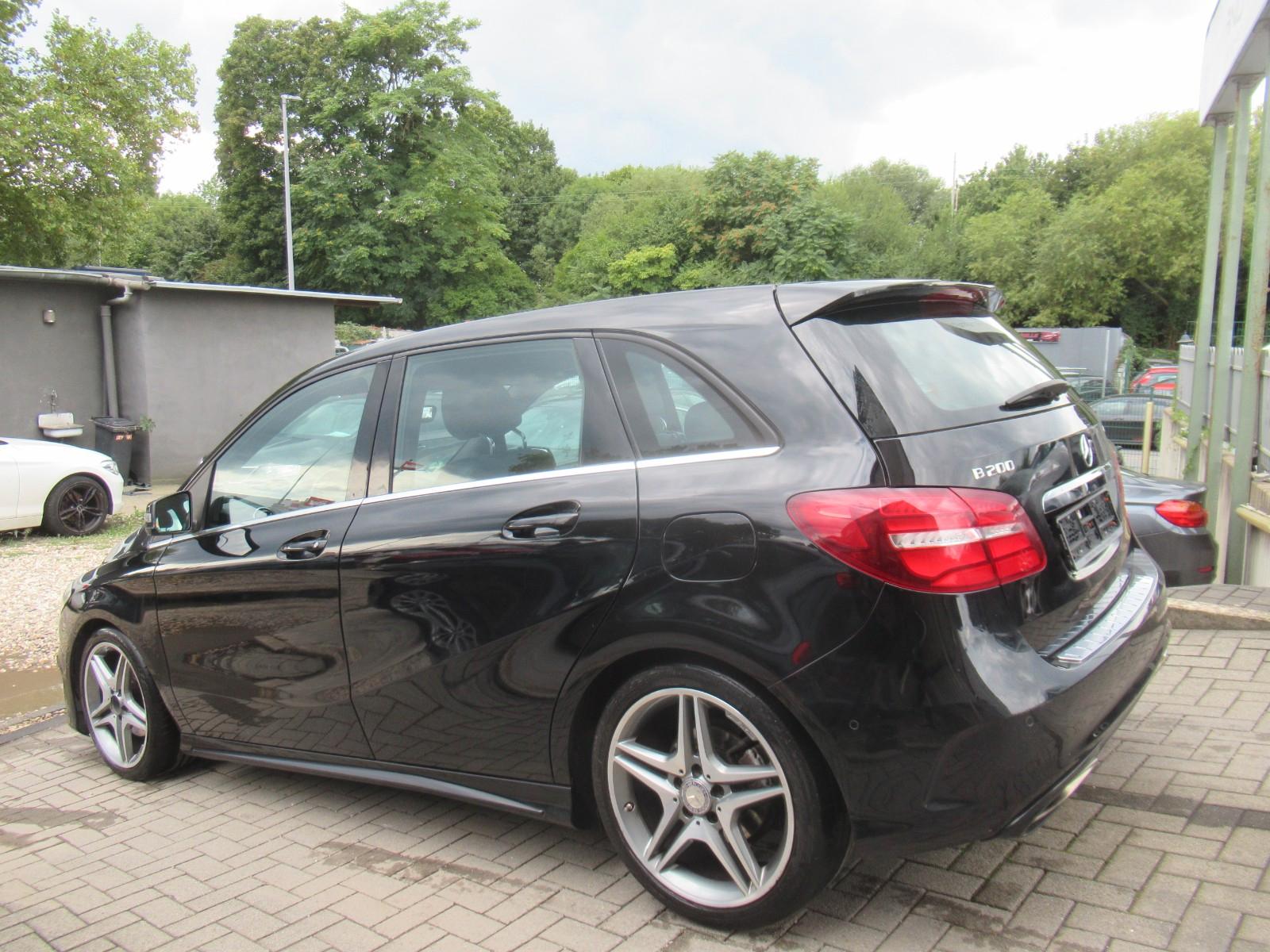 Mercedes-Benz B 200 CDI / d AMG- AMG-NAVI-PANO-LEDER-LED-SHZ-2