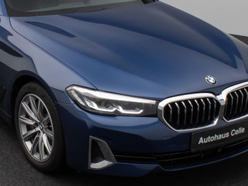 Fahrzeugabbildung BMW 530d Luxury Line Kamera DAB HiFi Stop&Go Alarm