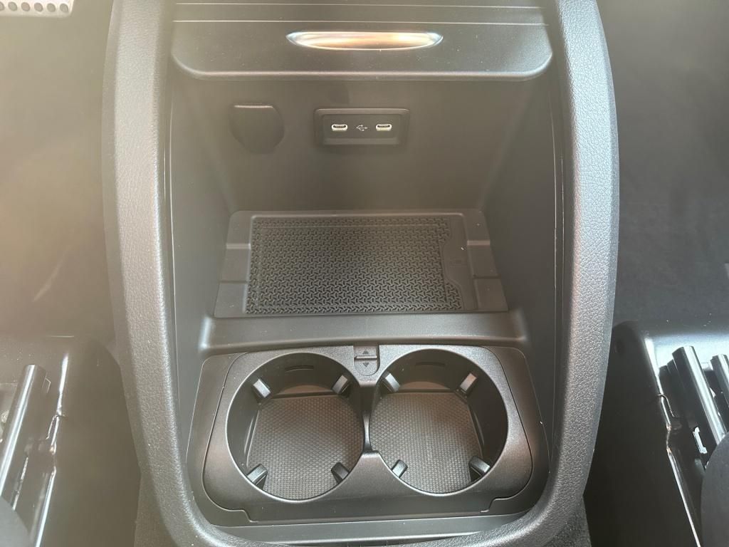 Fahrzeugabbildung Mercedes-Benz V 300 d 4MATIC STYLE Lang AIRMATIC AMG PANO STHZ