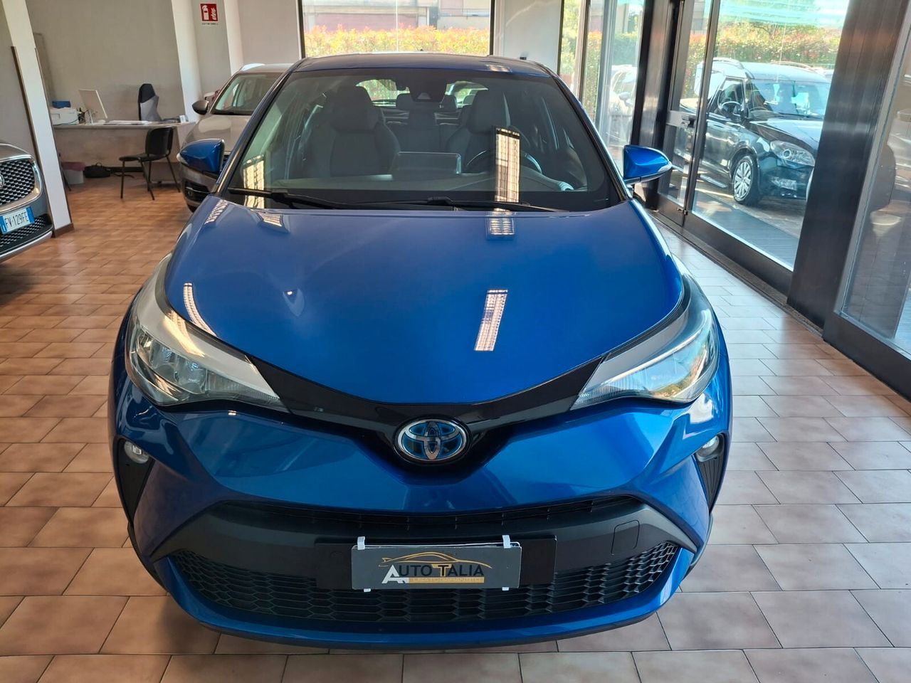 Toyota C-HR 1.8h Business e-cvt*TAGLIANDI CERTIF imagem 2