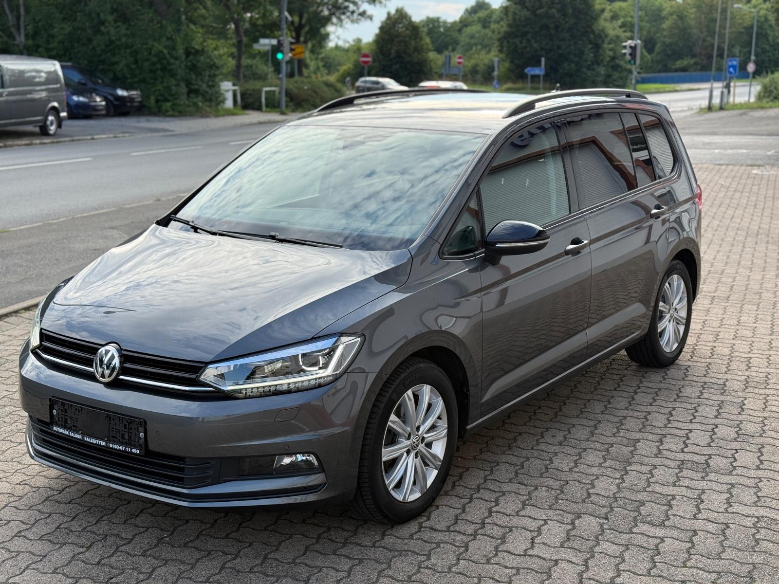 Volkswagen Touran Highline BMT/7SITZER/NAVI/KAMERA/TÜV NEU