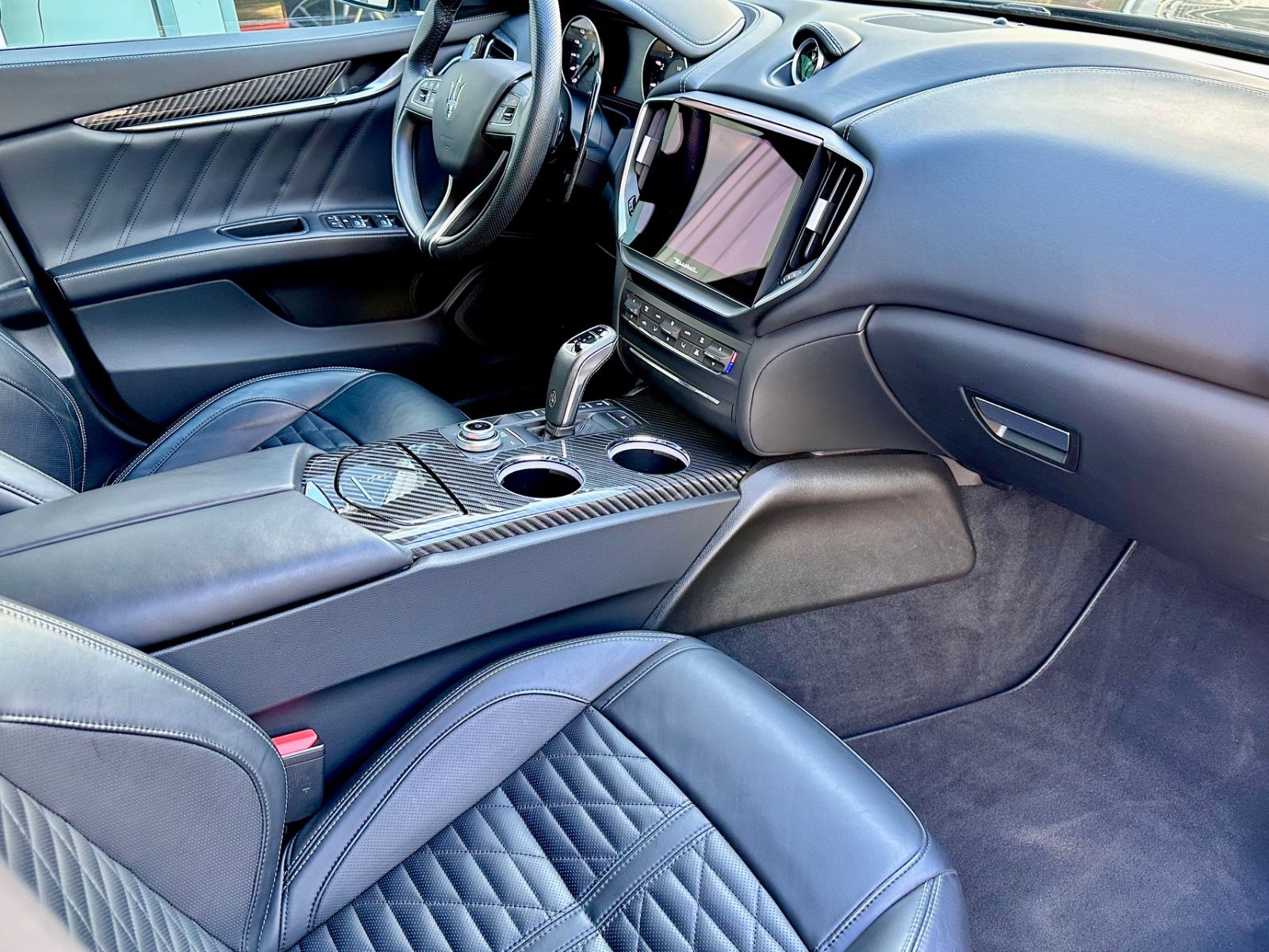 Fahrzeugabbildung Maserati GHIBLI TROFEO *VOLL+CARBON+U.V.M...!