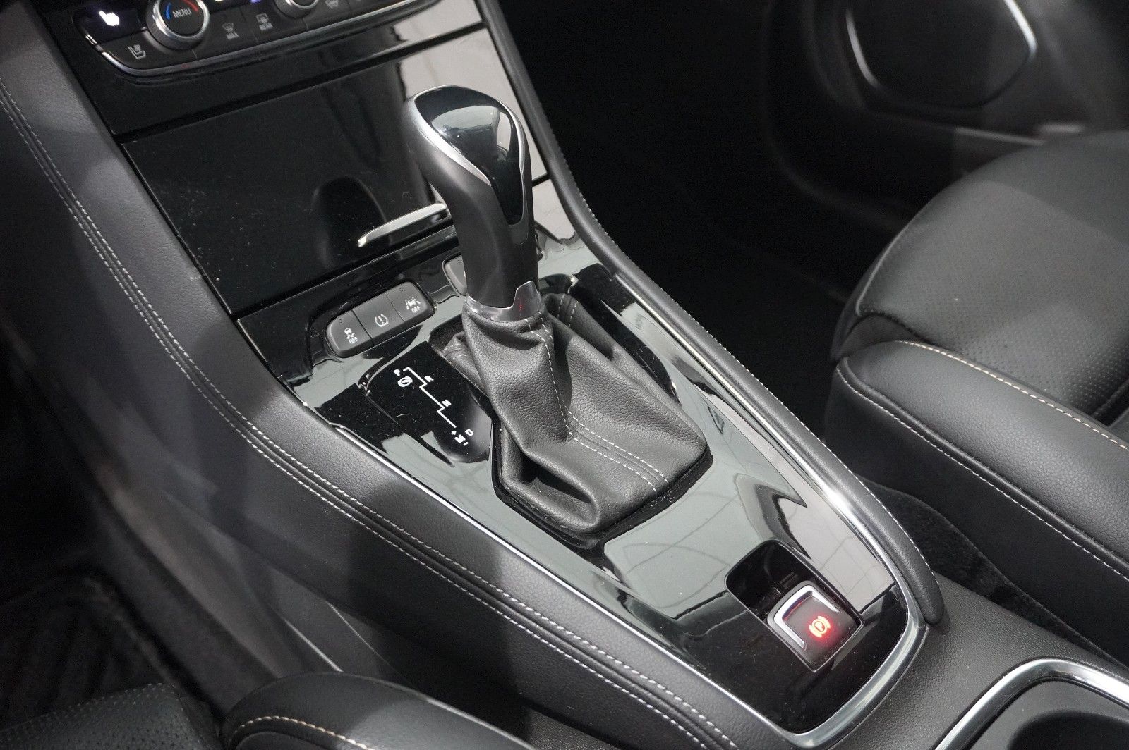 Fahrzeugabbildung Opel Grandland (X) 1.5D ULTIMATE NAVI/LED/360°/SH/AHK