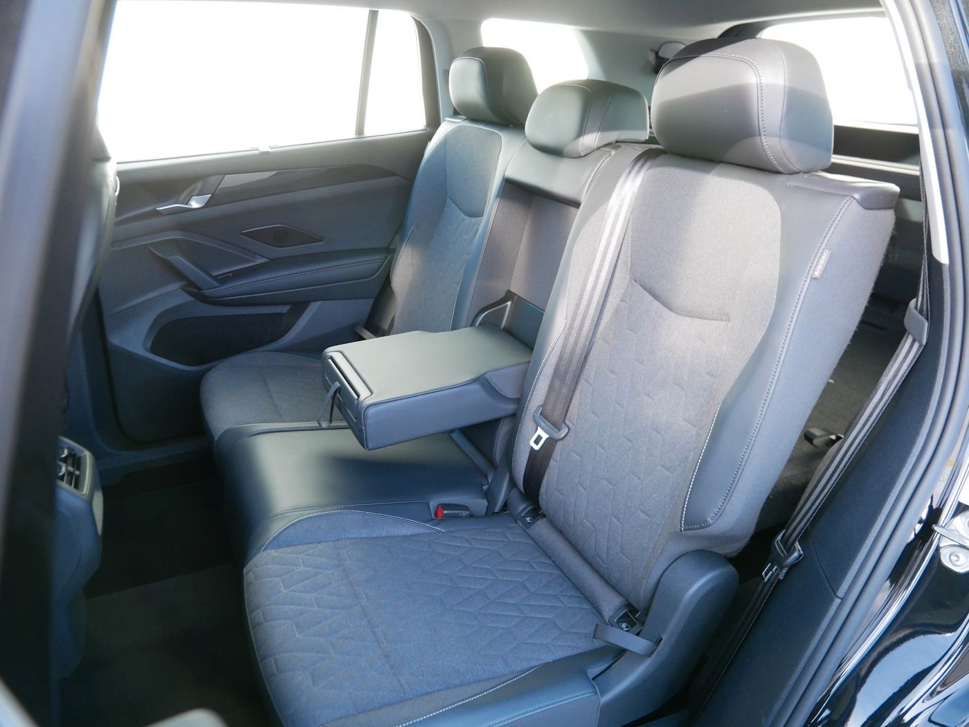 Fahrzeugabbildung Volkswagen Tayron 2.0 4Motion NEU64T 7-Sitzer Matrix AHK DC