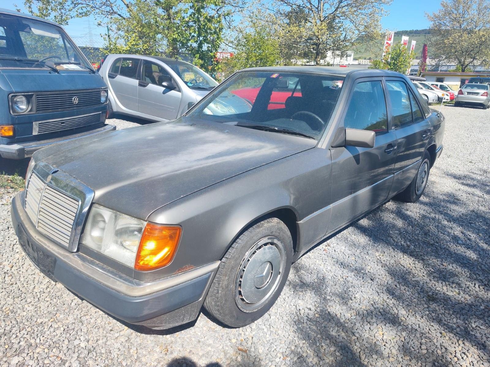 Mercedes-Benz 200 115 TKM