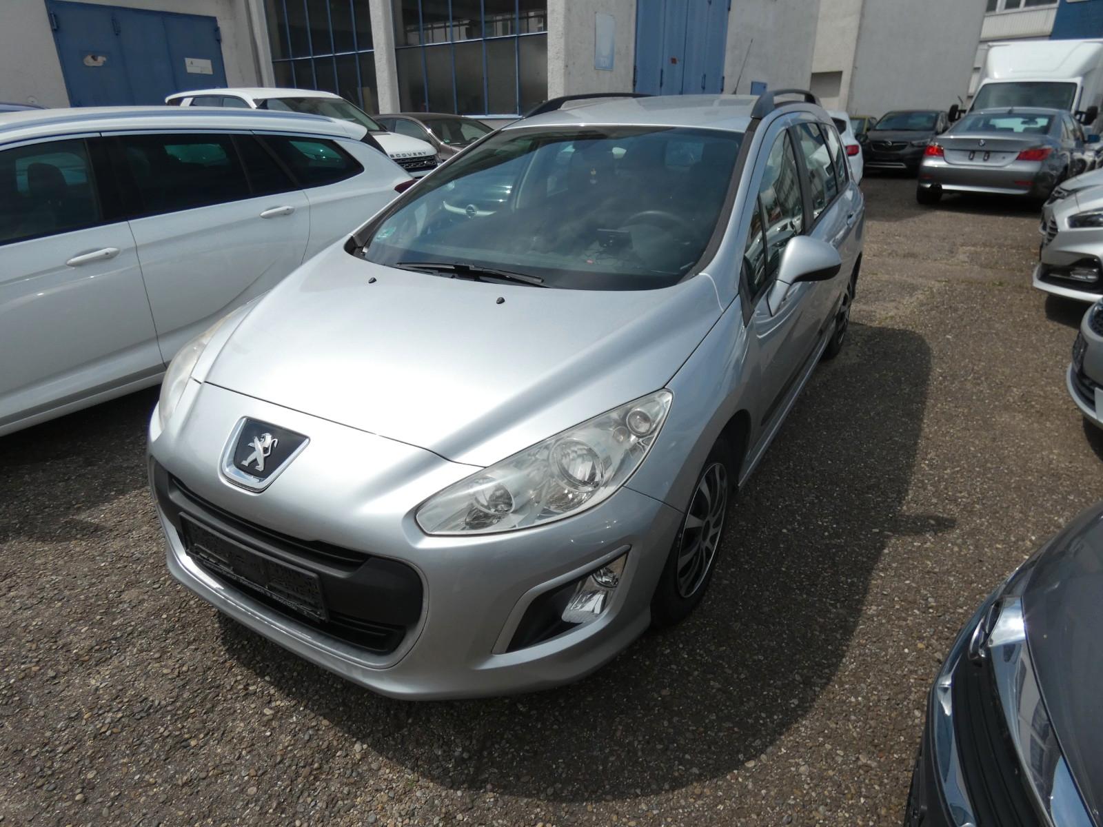 Peugeot 308 2012 — interior