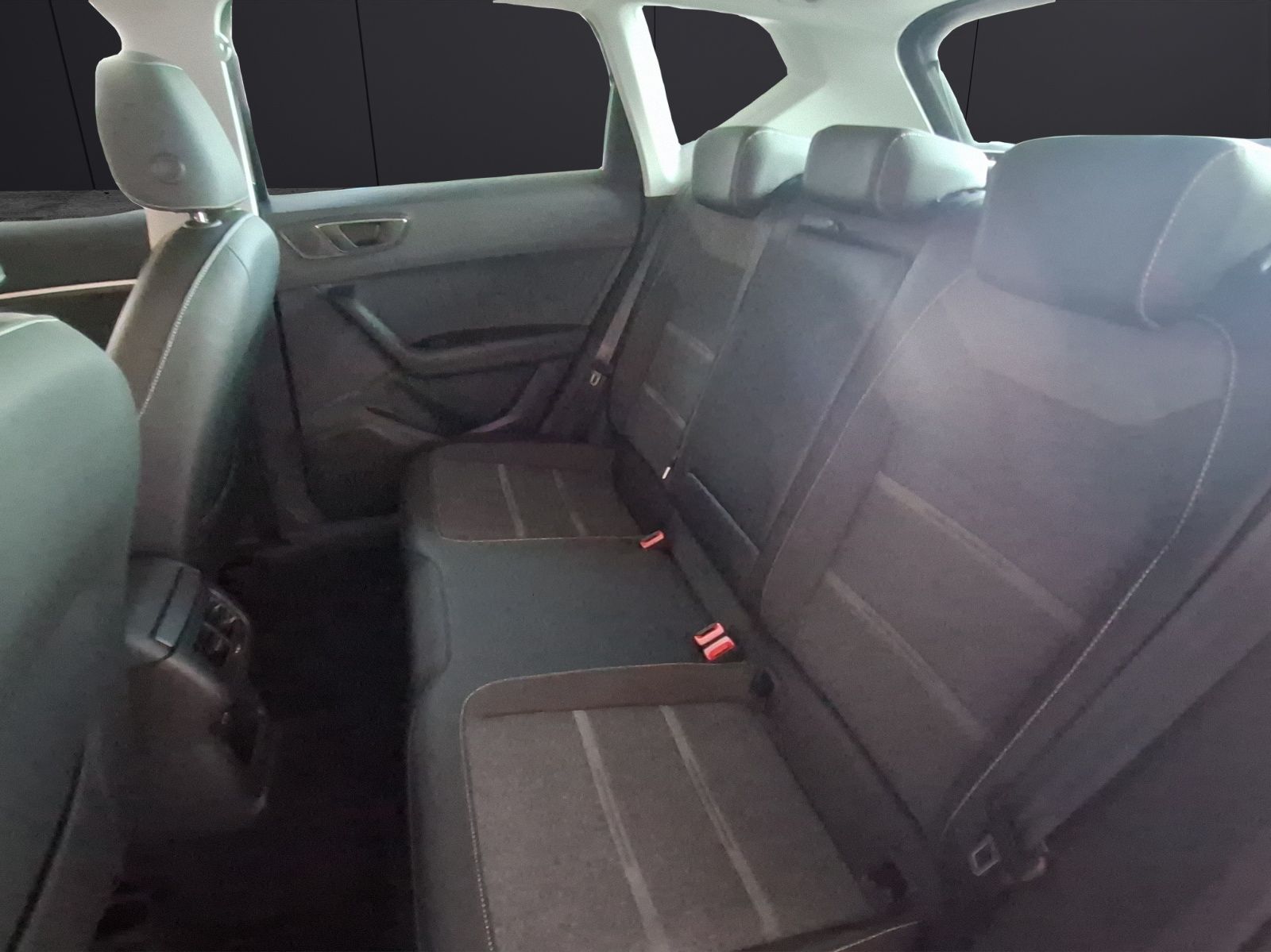 Fahrzeugabbildung SEAT Ateca TSI Xperience DSG LED AHK Navi AID ACC RFK