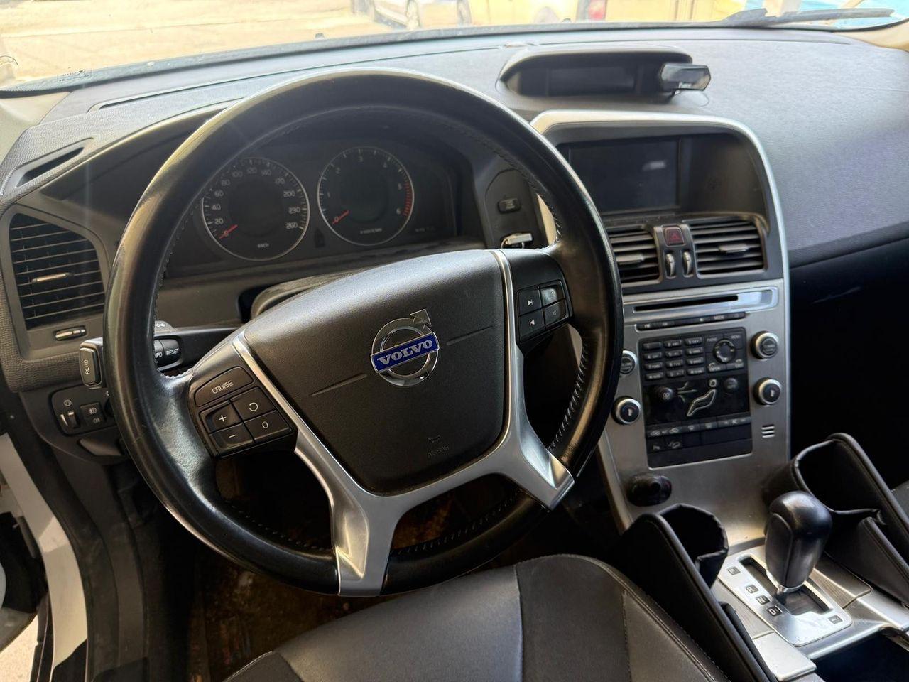 Volvo XC60 2009 — photo 8