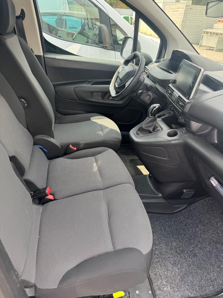 Peugeot Partner Premium L1 5 Stück Klima PDC Navi